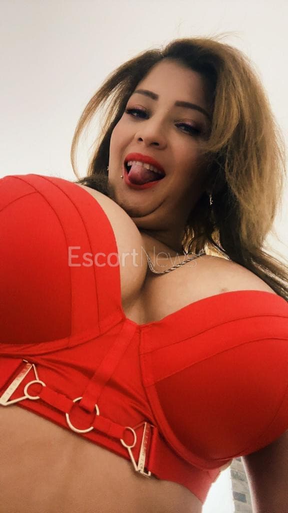 AMANDA FOX alt view 1