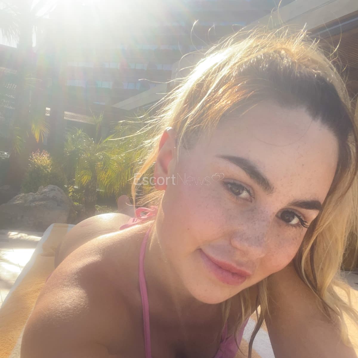 BRITNEY alt view 2