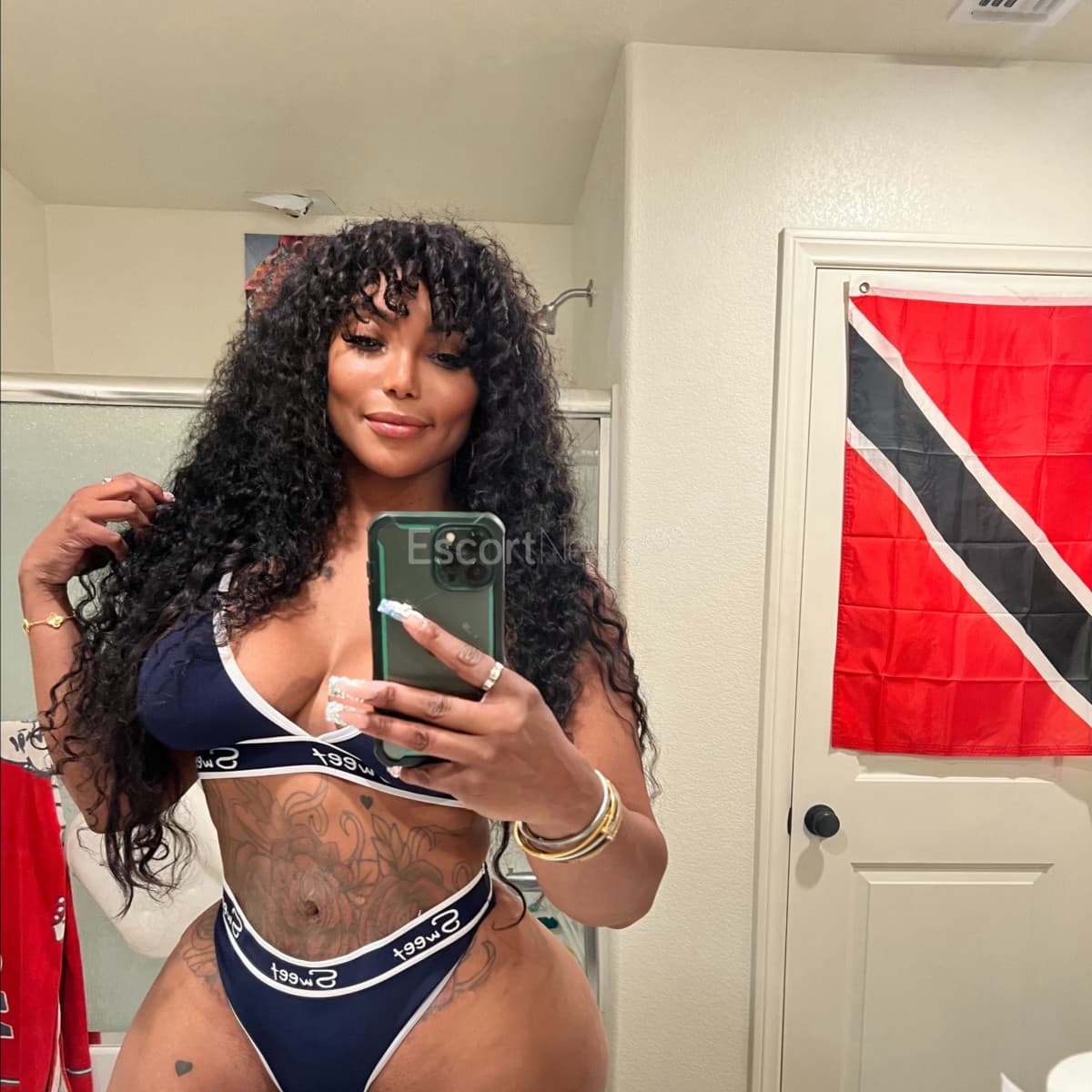Dani Dimes alt view 1