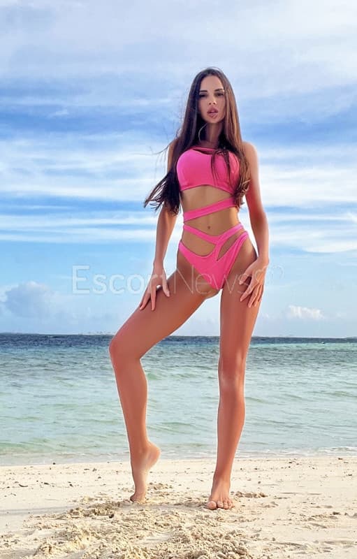 Elizabeth Mars alt view 5