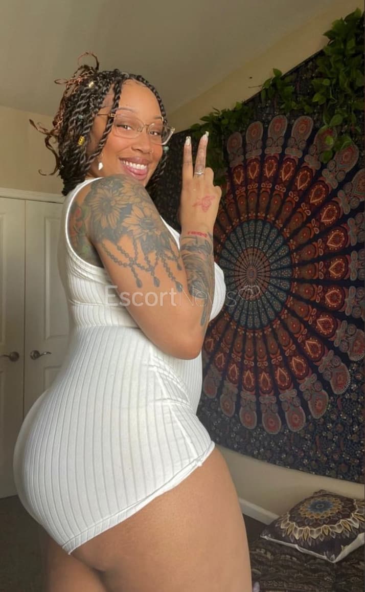 GoddessLaura alt view 5