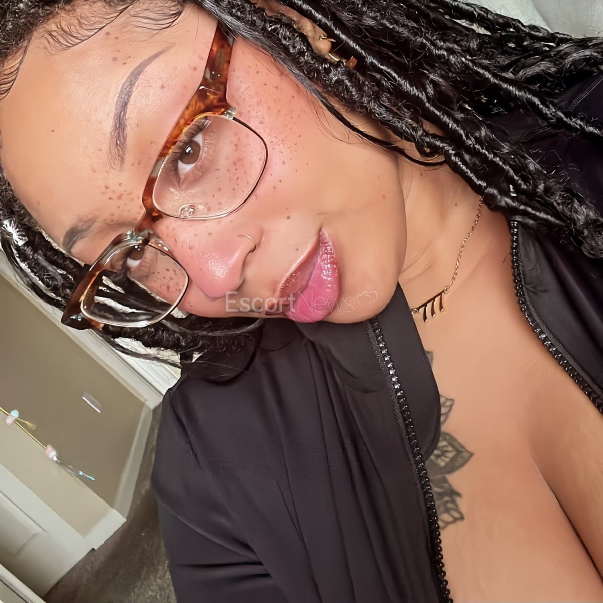 GoddessLaura alt view 7