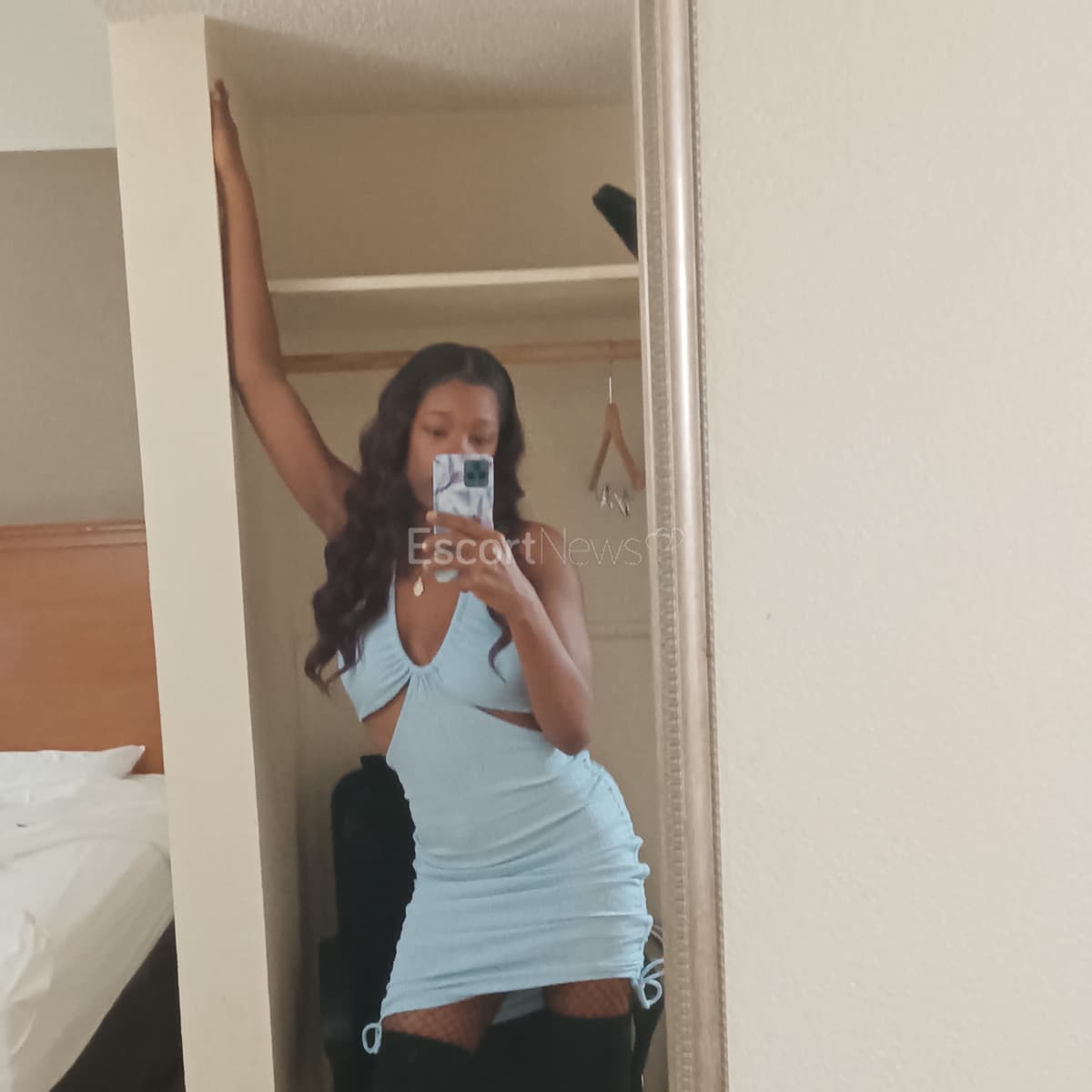 Harlee alt view 2
