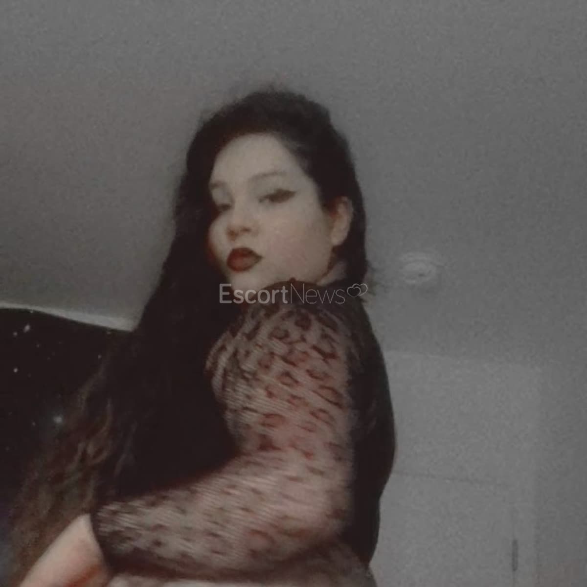 Isabella Sweet alt view 1