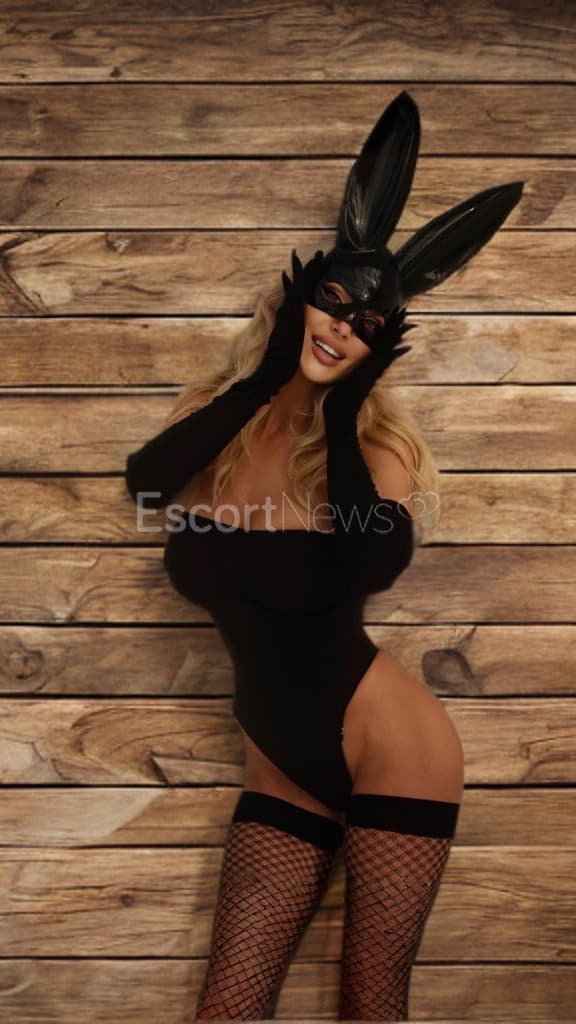 Lilliana Moore alt view 6