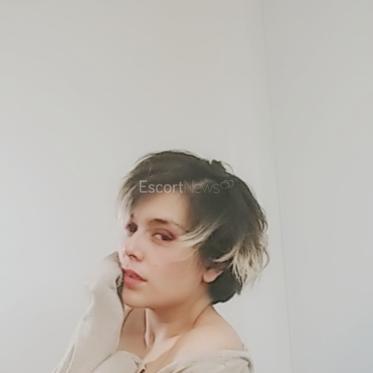 Lyric alt view 6