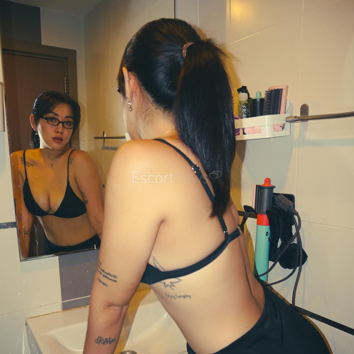 melina alt view 7