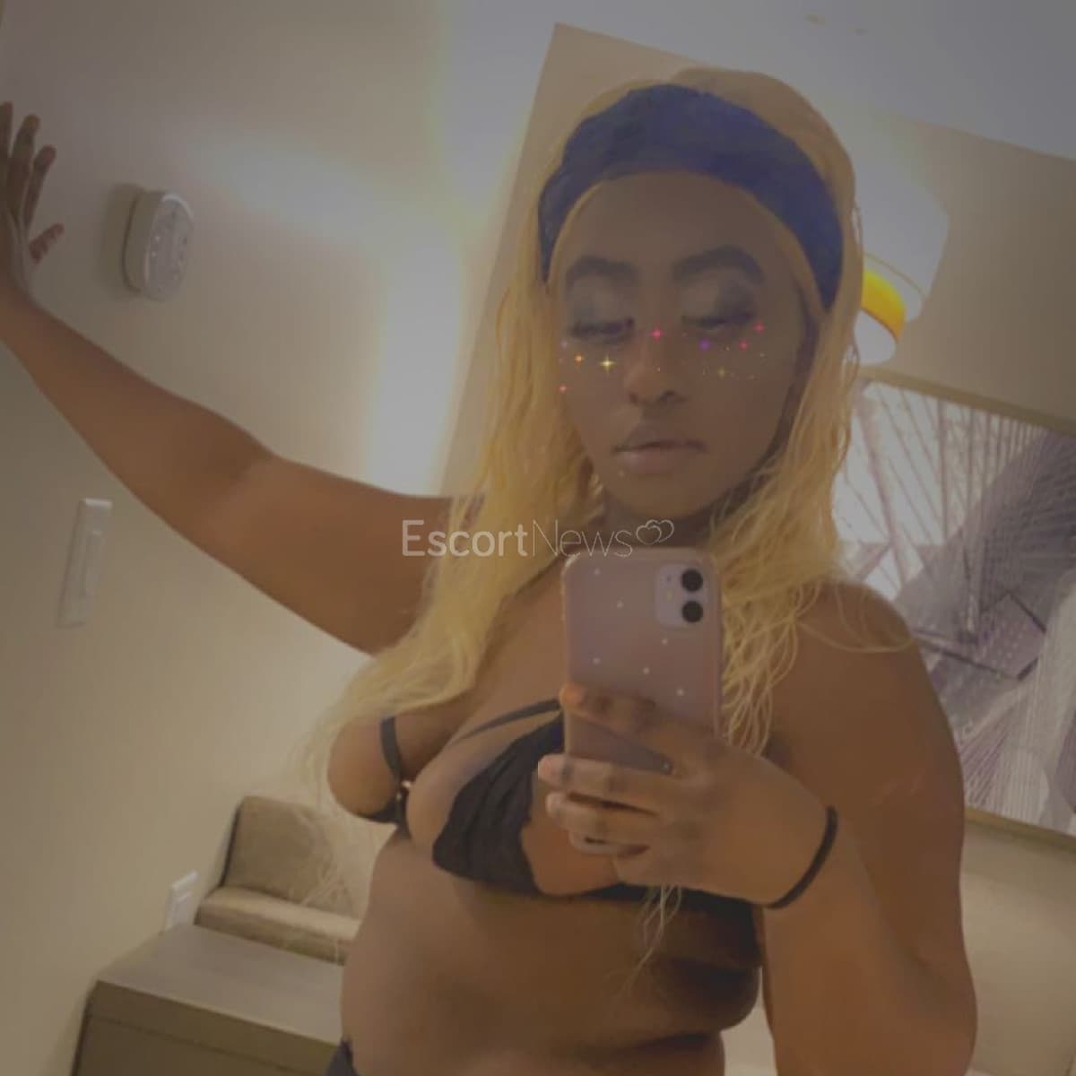MermaidPussyxxx alt view 1