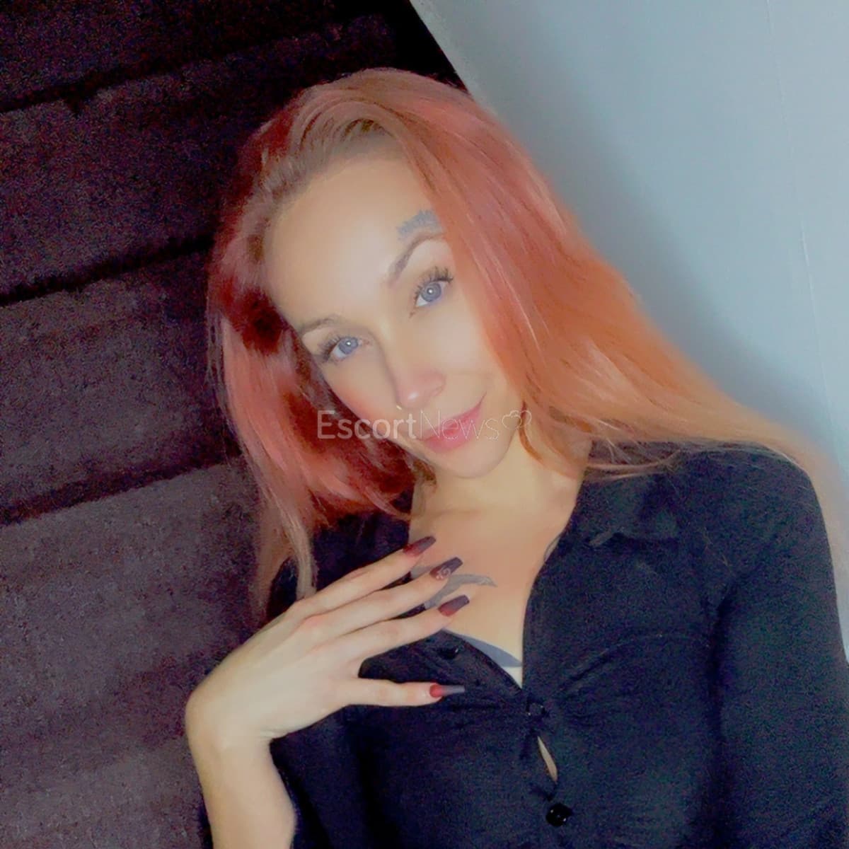 MissRedz alt view 2