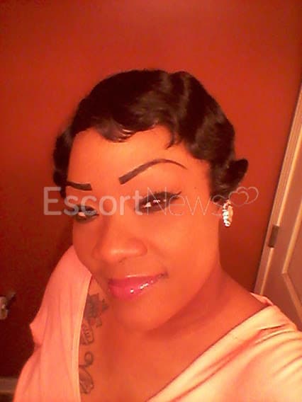 Mistress Pocahontas alt view 6