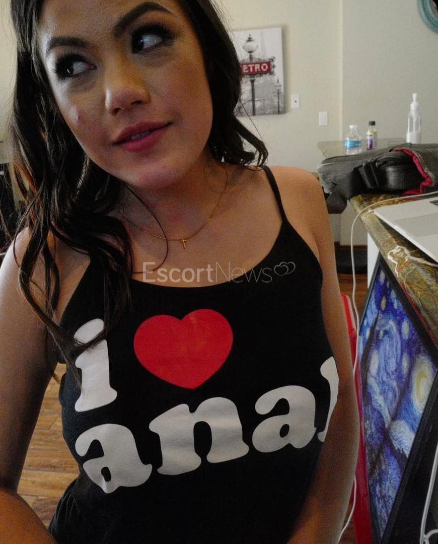 Nathalie alt view 6
