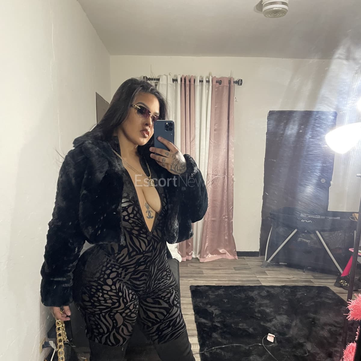 Penelope alt view 4