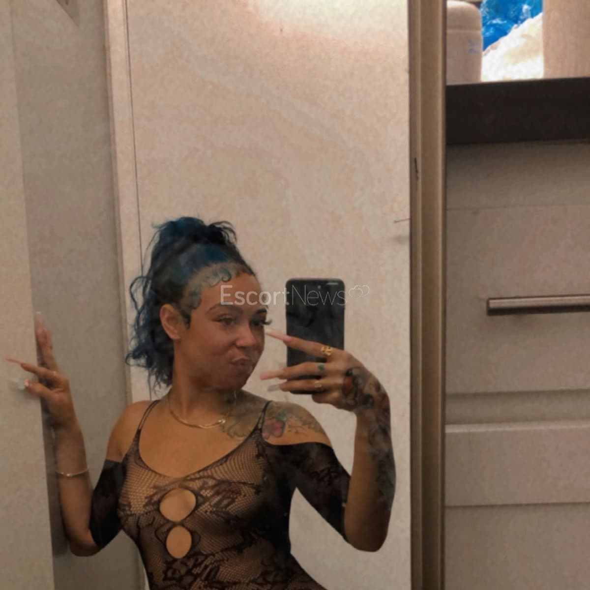 Pretty Face alt view 2