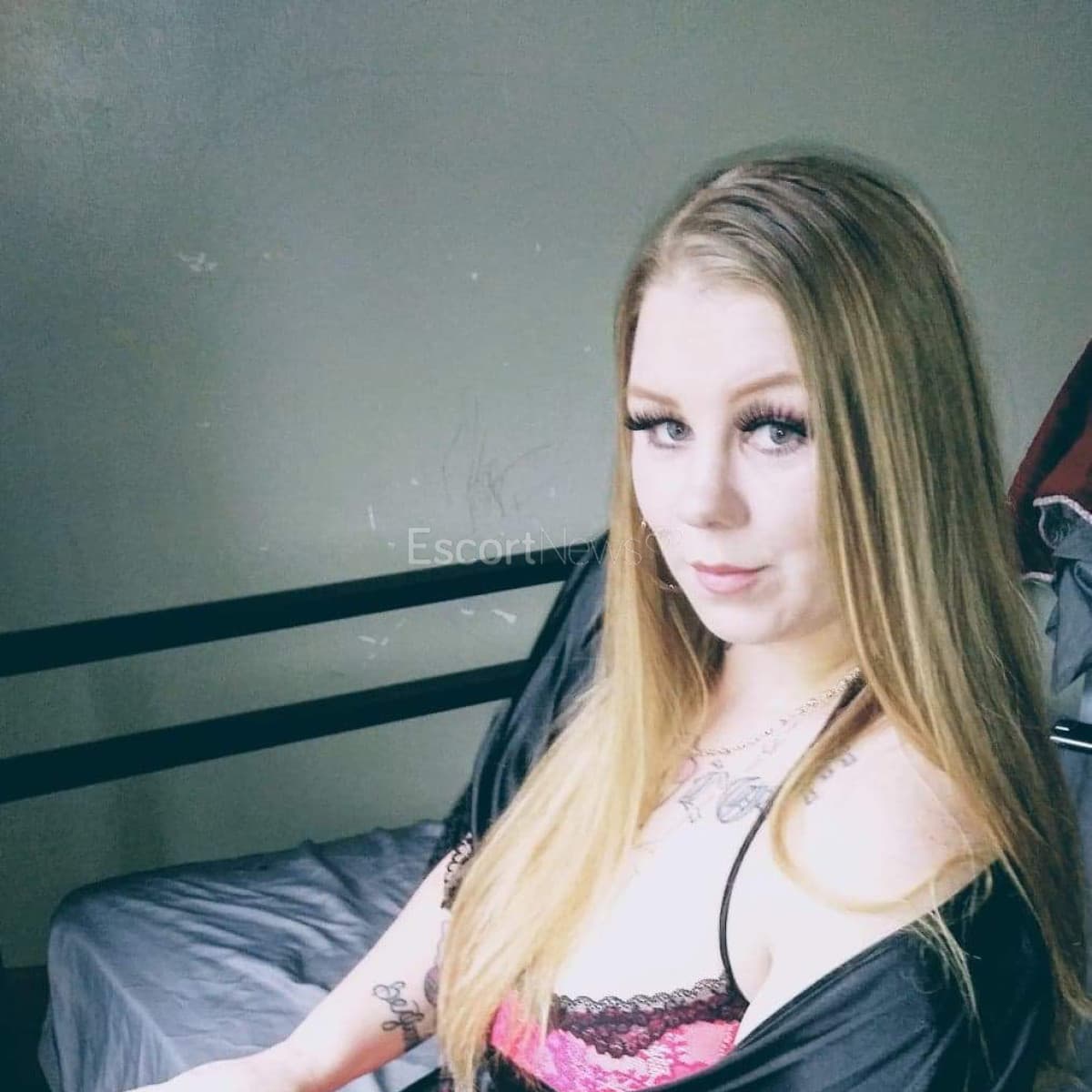 renee amor alt view 1