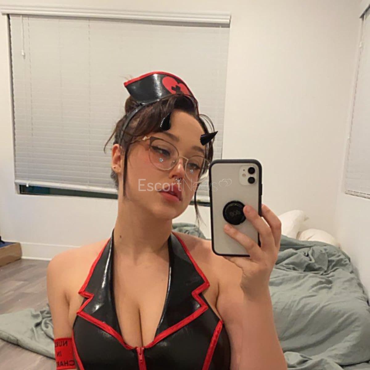 Sabrina alt view 2