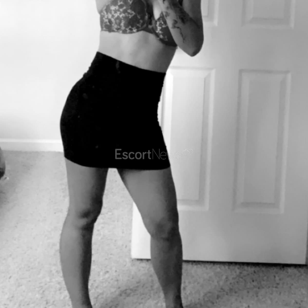 Selena alt view 1