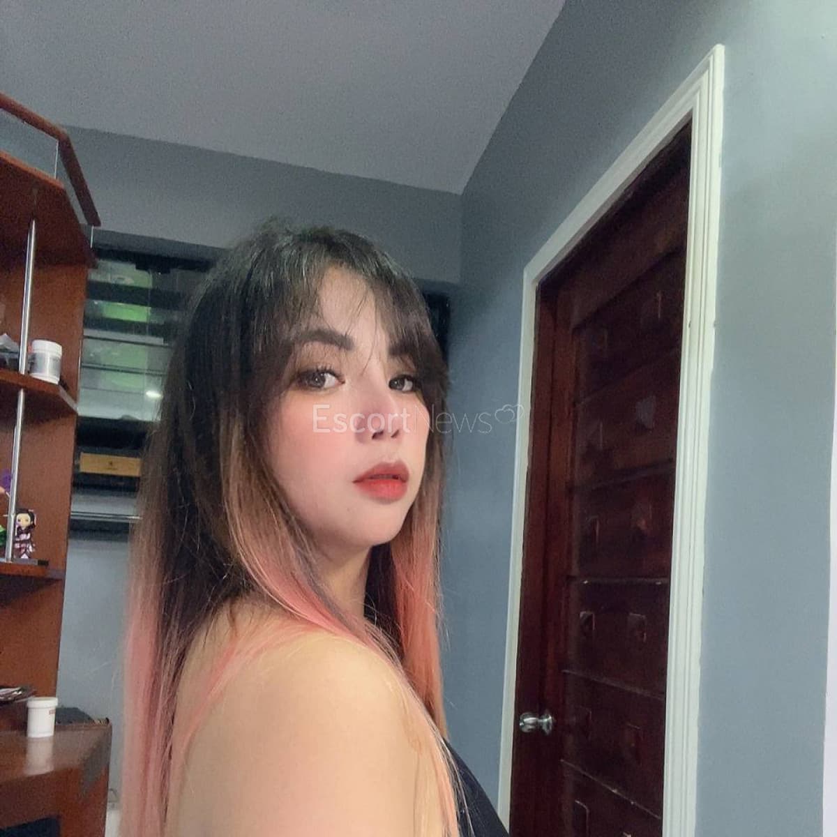 Selena alt view 3