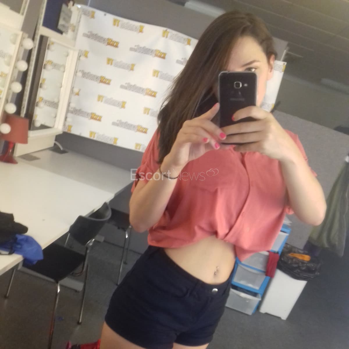 SexyG alt view 3