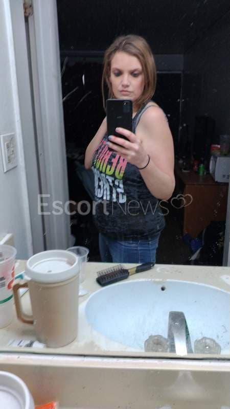 SluttyAndrea alt view 3