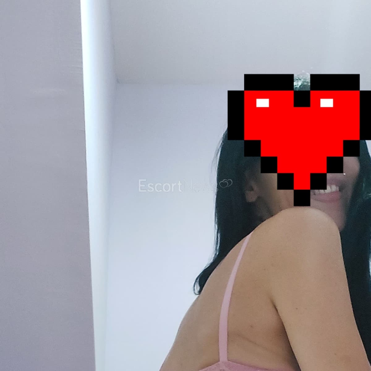 Vanesa alt view 9