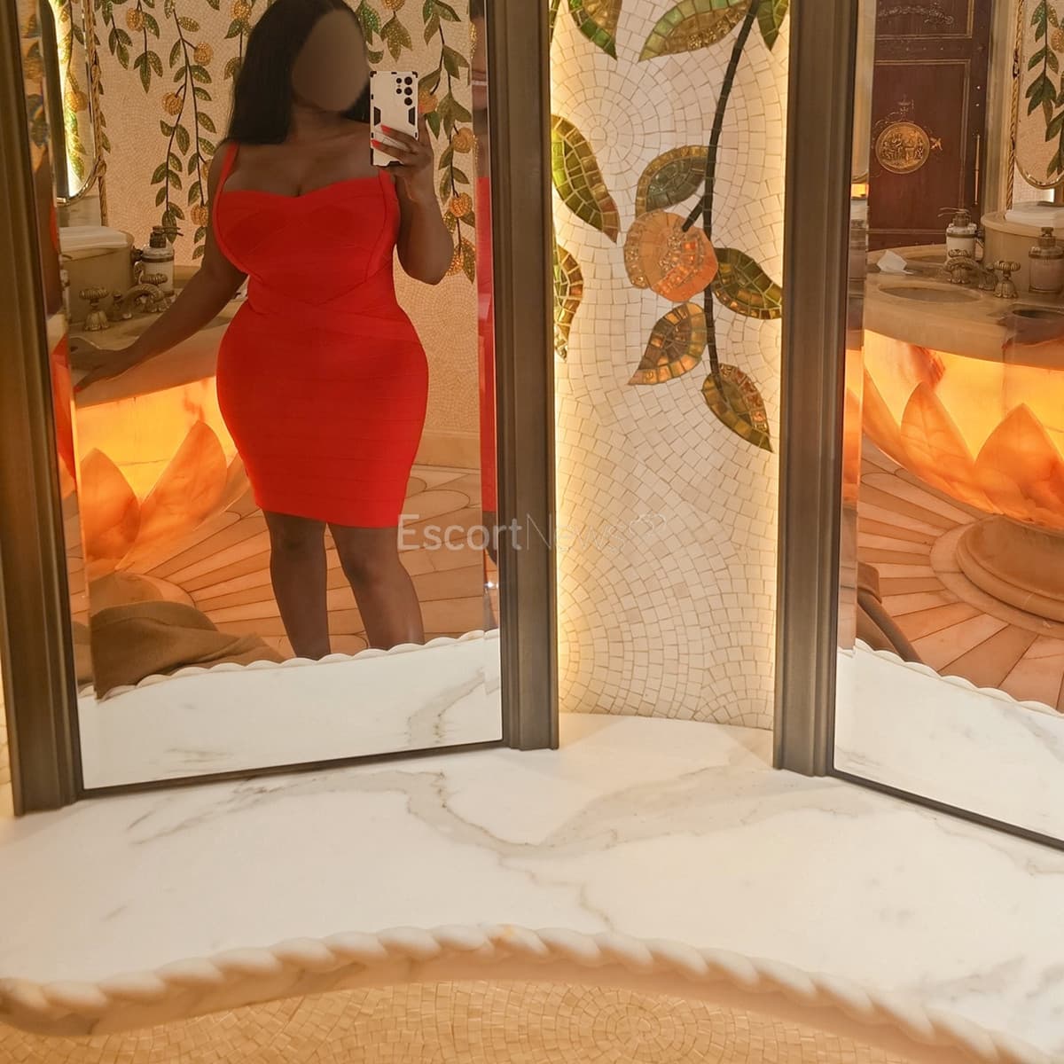 Zoe Red alt view 3